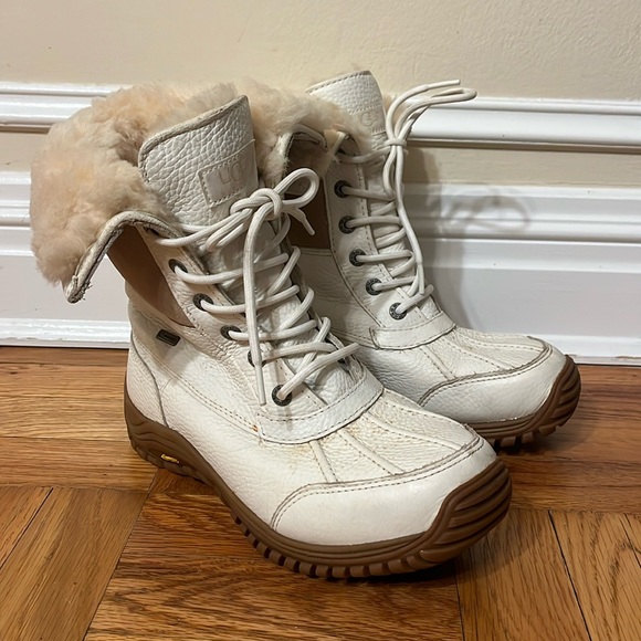 UGG Adirondack snow boots white, Size 7.5 - Picture 1 of 6